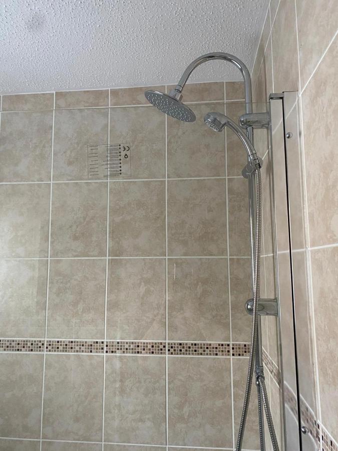Riverside Park Ground Floor Apartment - St Neots מראה חיצוני תמונה