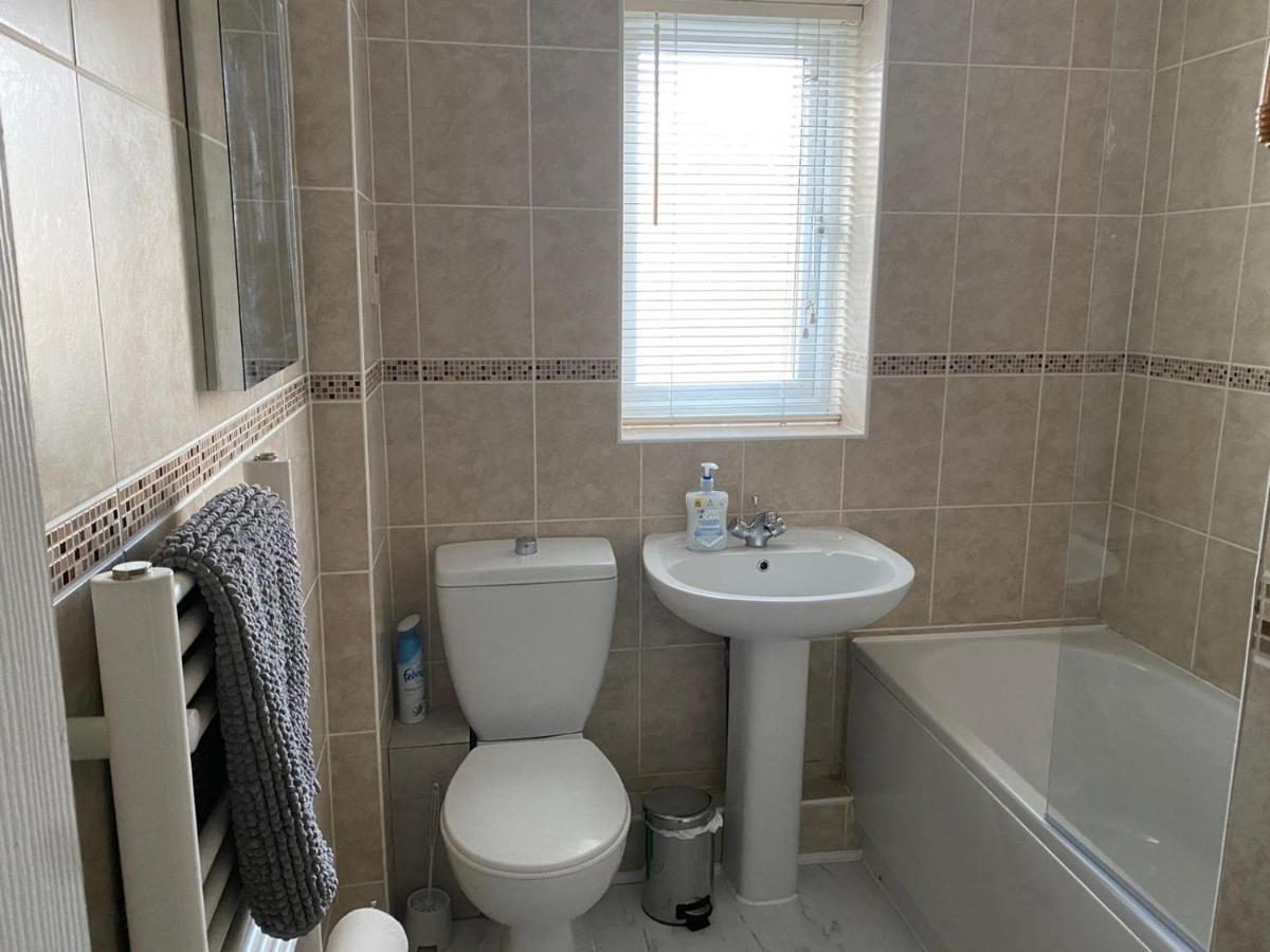 Riverside Park Ground Floor Apartment - St Neots מראה חיצוני תמונה