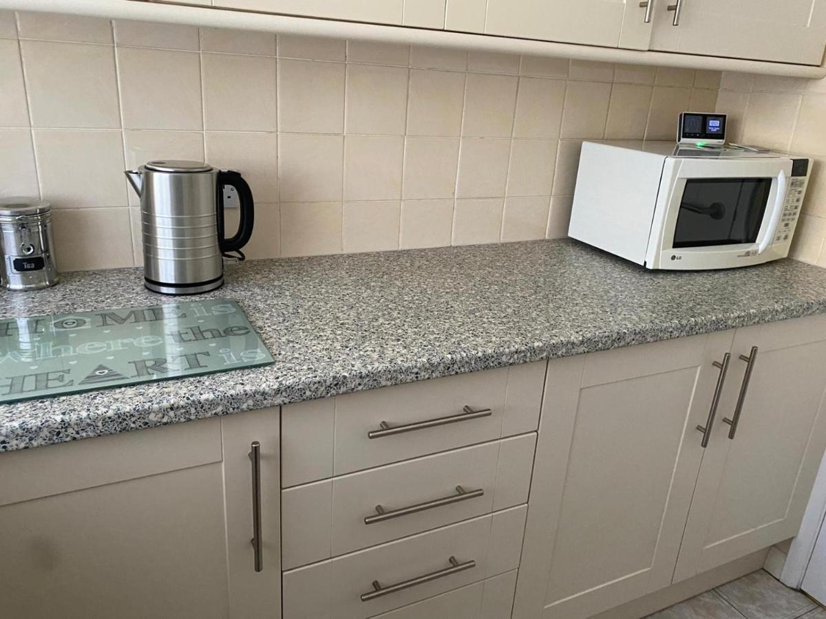 Riverside Park Ground Floor Apartment - St Neots מראה חיצוני תמונה