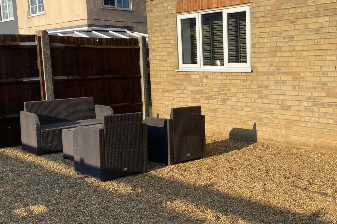 Riverside Park Ground Floor Apartment - St Neots מראה חיצוני תמונה