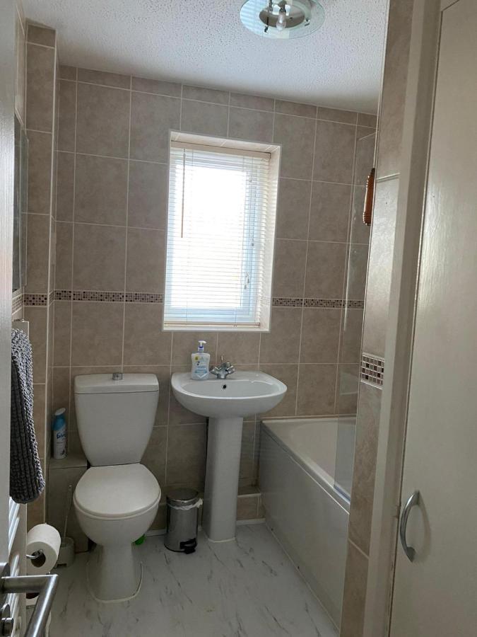 Riverside Park Ground Floor Apartment - St Neots מראה חיצוני תמונה