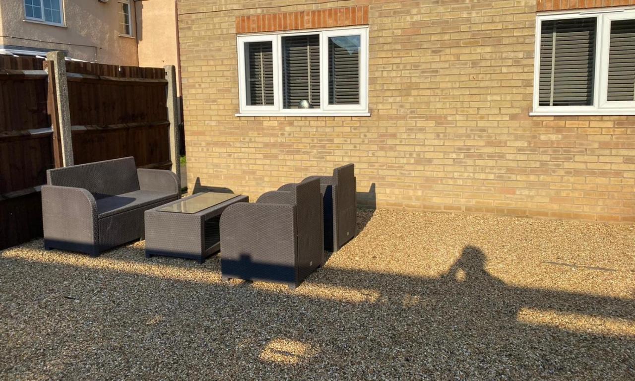Riverside Park Ground Floor Apartment - St Neots מראה חיצוני תמונה